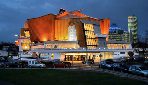 下のソーシャルリンクからフォロー